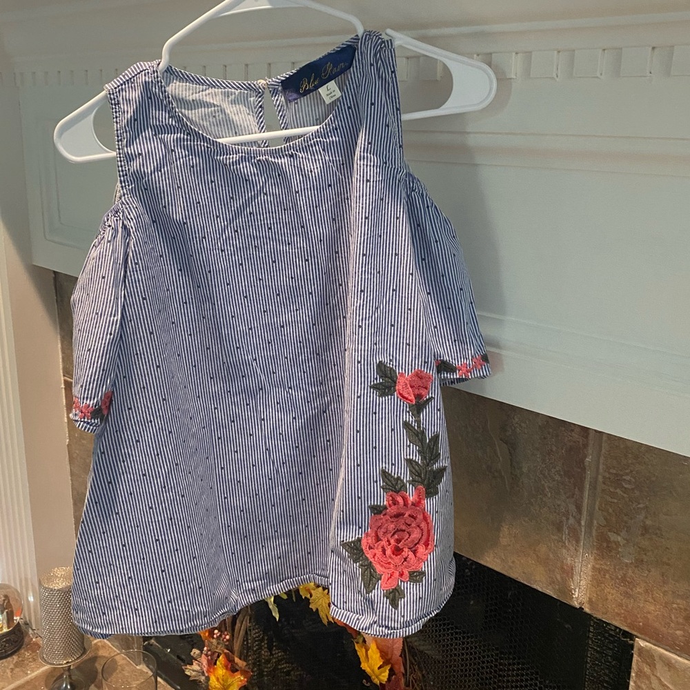 Beautiful Cold shoulder embroidered top